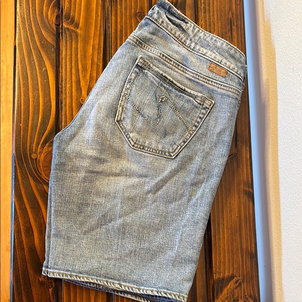 Silver Jeans Women's Jean Shorts - Light Blue